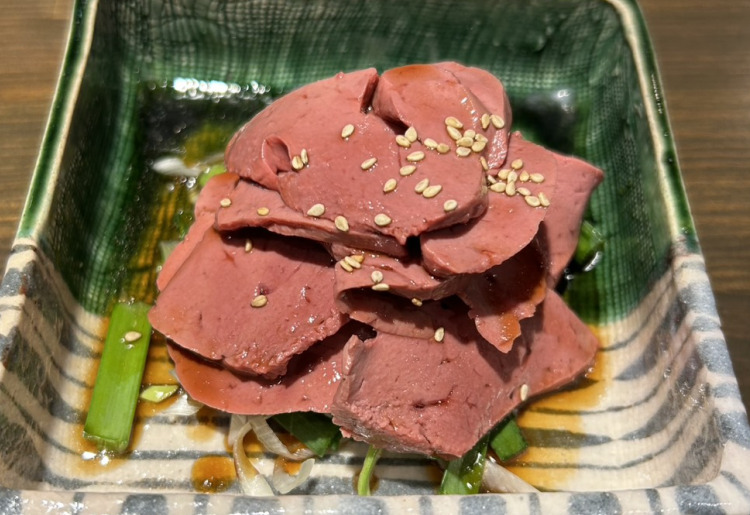 低温調理の牛レバー刺